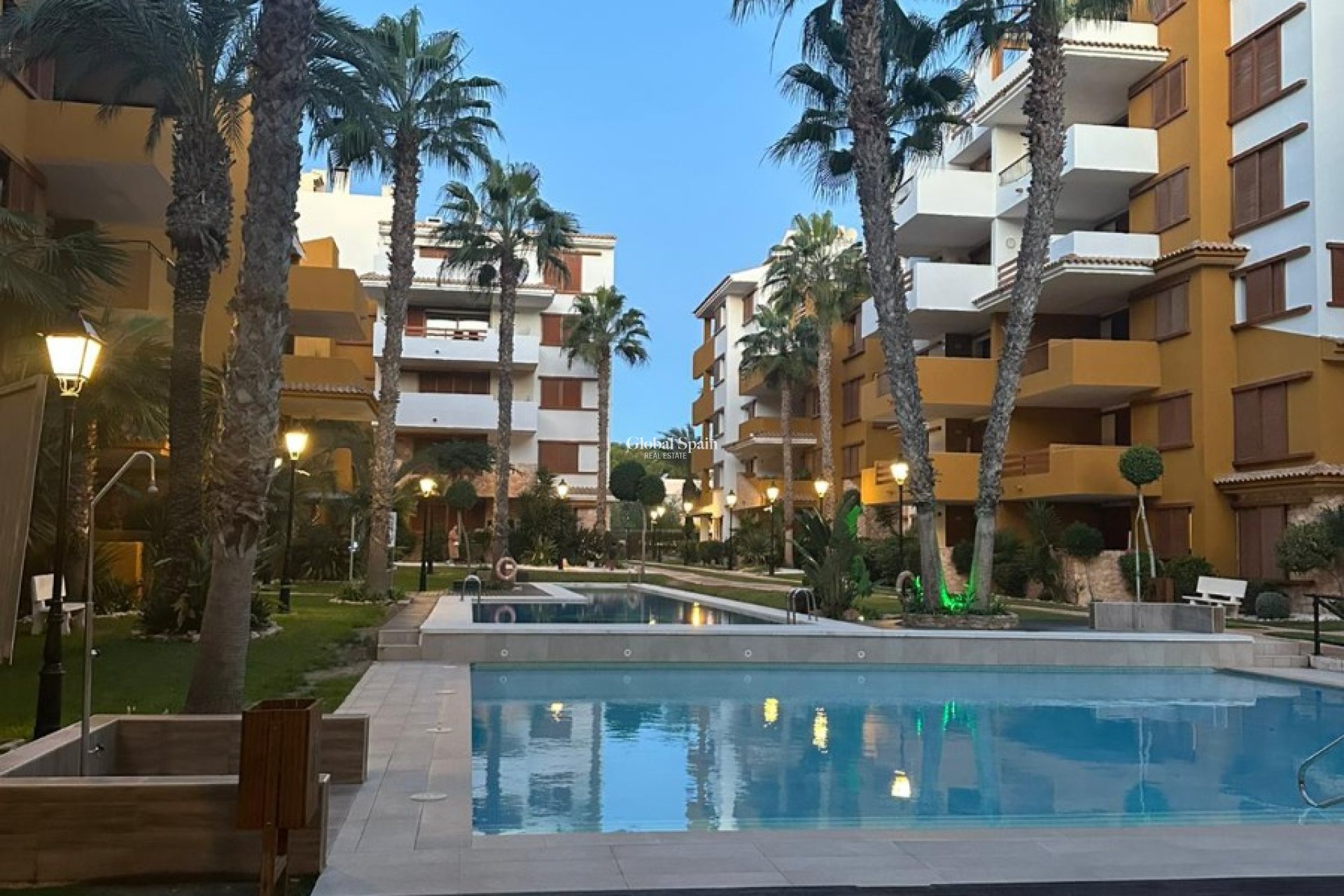 Resale - APARTMENT -
PUNTA PRIMA - Costa Blanca