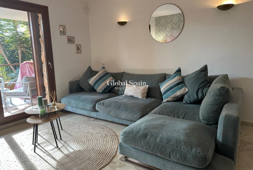 Resale - APARTMENT -
PUNTA PRIMA - Costa Blanca