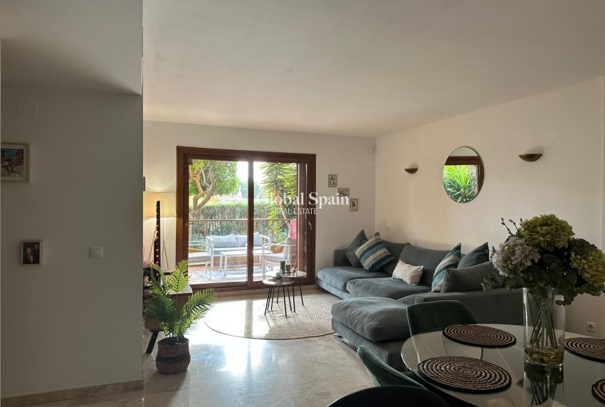 Resale - APARTMENT -
PUNTA PRIMA - Costa Blanca