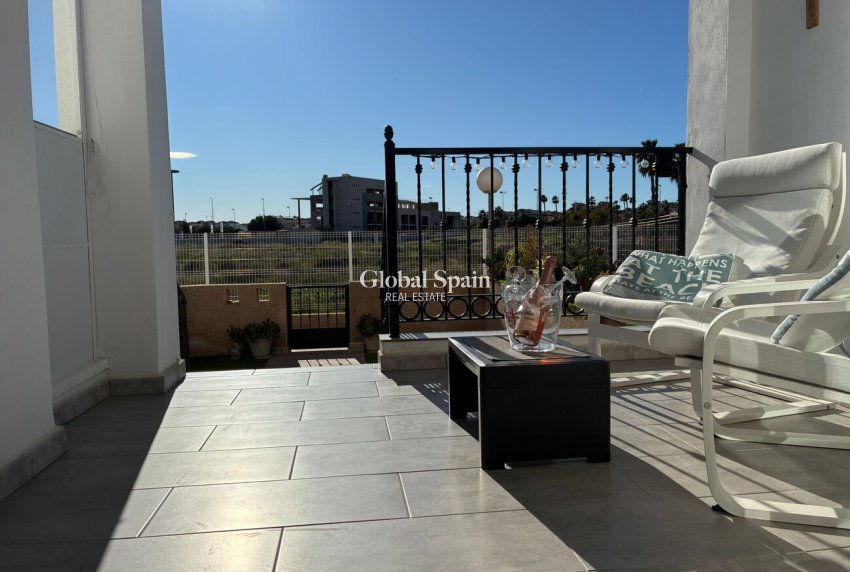 Resale - APARTMENT -
PUNTA PRIMA - Costa Blanca