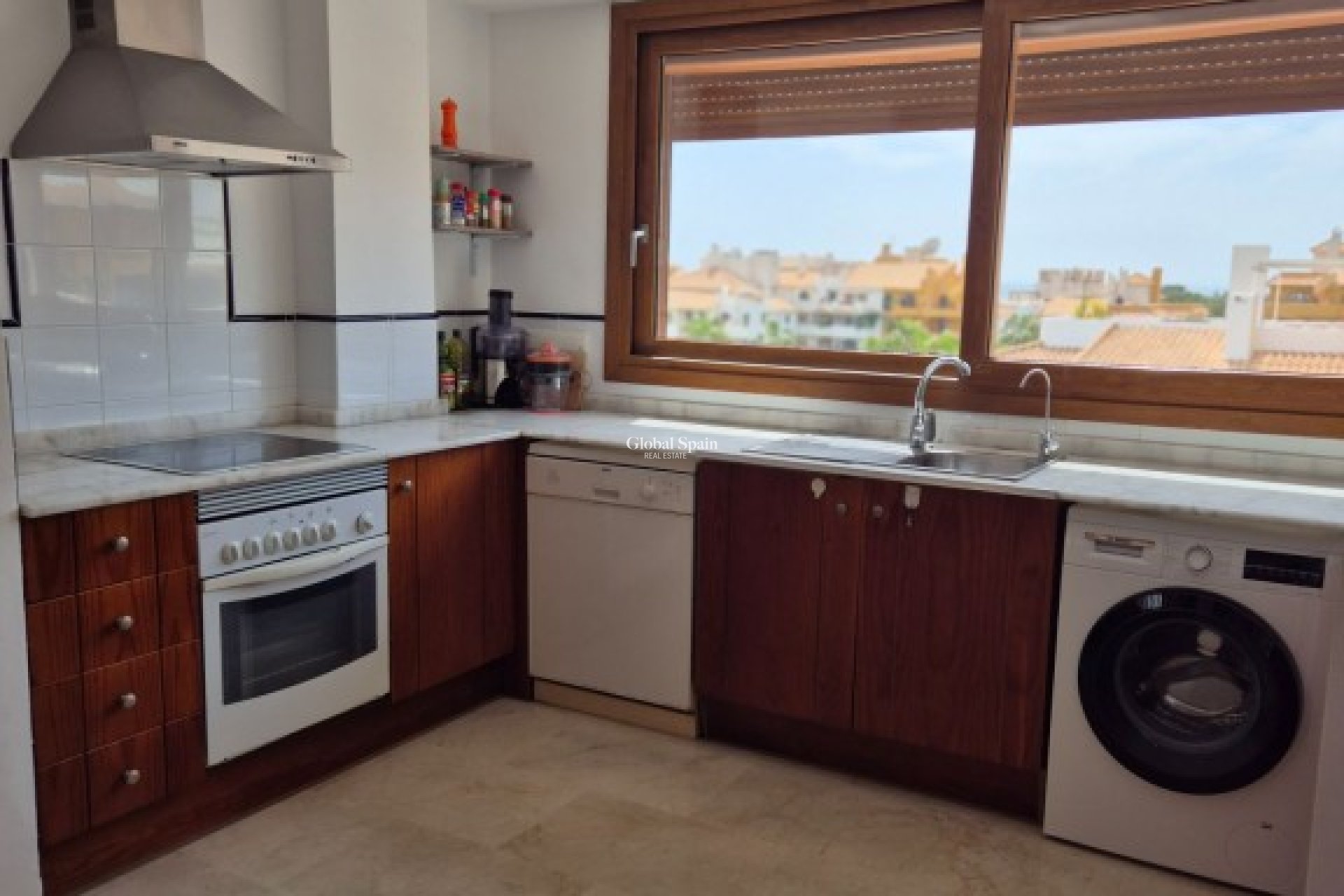 Resale - APARTMENT -
PUNTA PRIMA - Costa Blanca