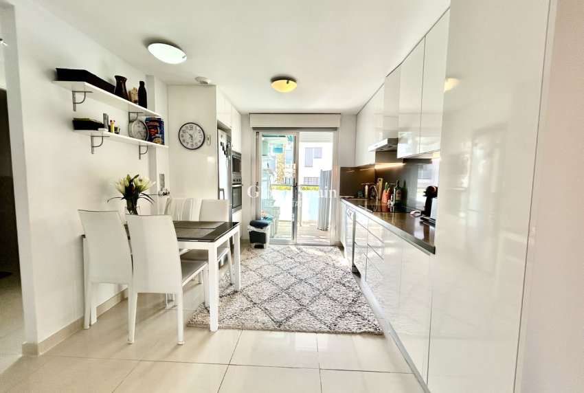 Resale - APARTMENT -
PUNTA PRIMA - Costa Blanca