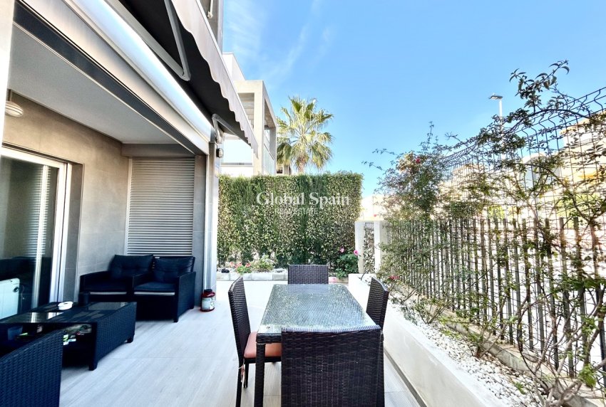 Resale - APARTMENT -
PUNTA PRIMA - Costa Blanca