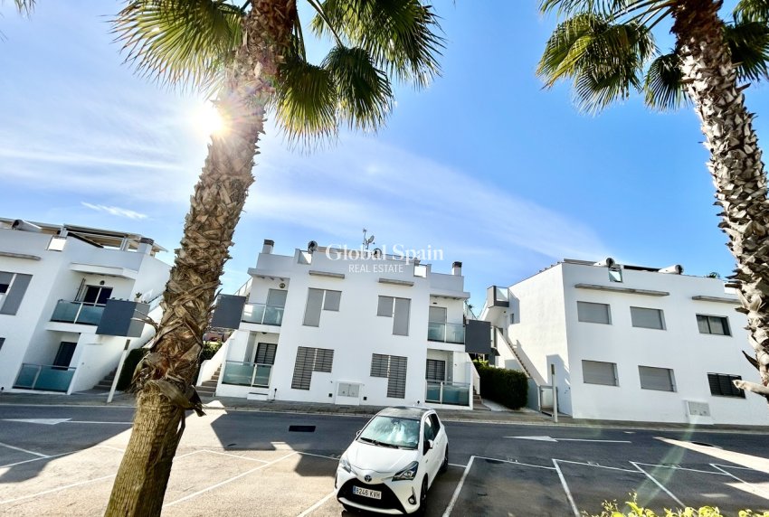 Resale - APARTMENT -
PUNTA PRIMA - Costa Blanca
