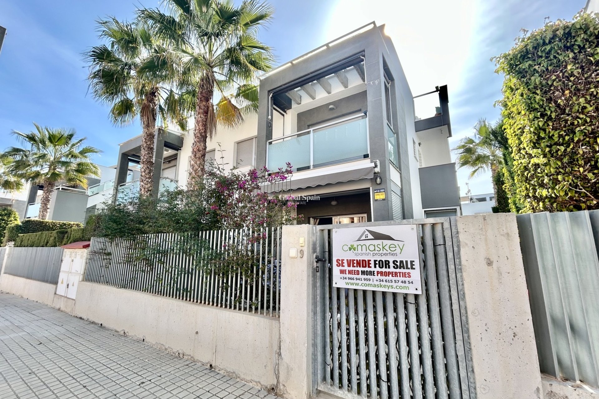 Resale - APARTMENT -
PUNTA PRIMA - Costa Blanca