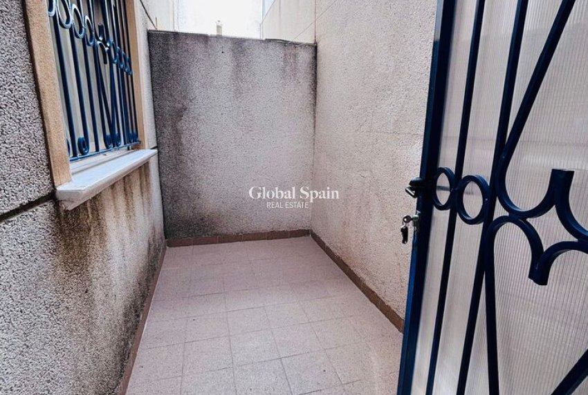 Resale - APARTMENT -
PUNTA PRIMA - Costa Blanca