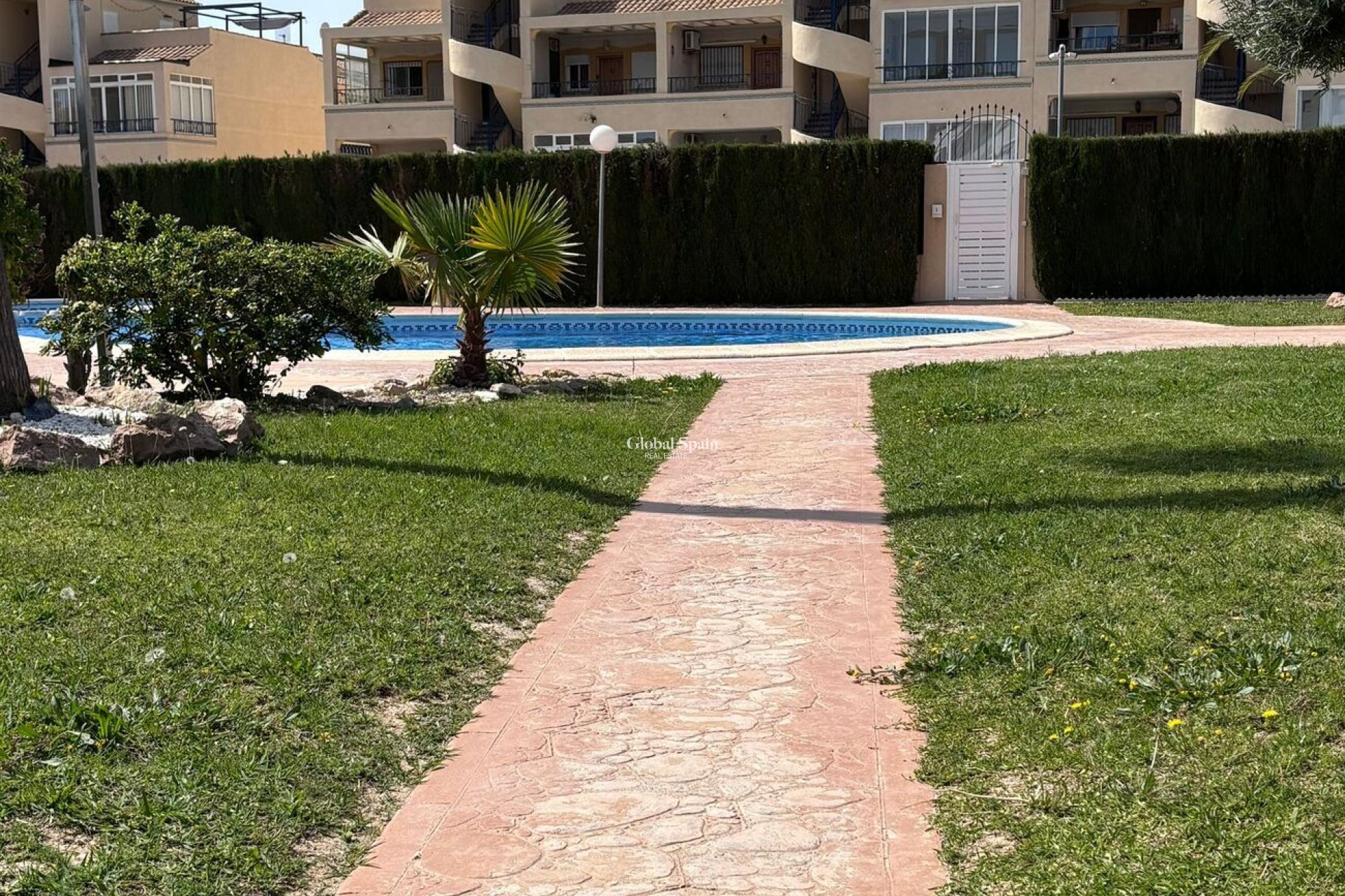 Resale - APARTMENT -
PUNTA PRIMA - Costa Blanca