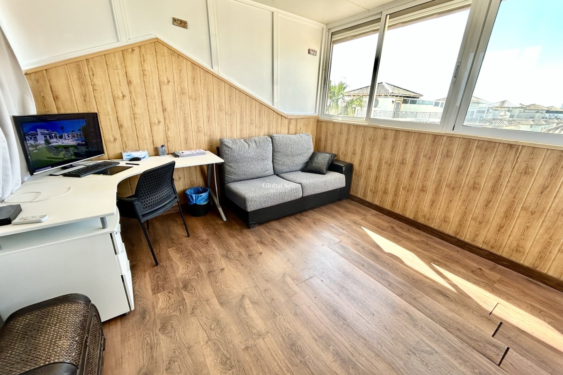 Resale - APARTMENT -
PUNTA PRIMA - Costa Blanca