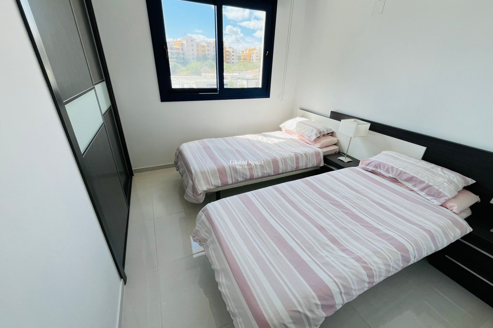 Resale - APARTMENT -
PUNTA PRIMA - Costa Blanca