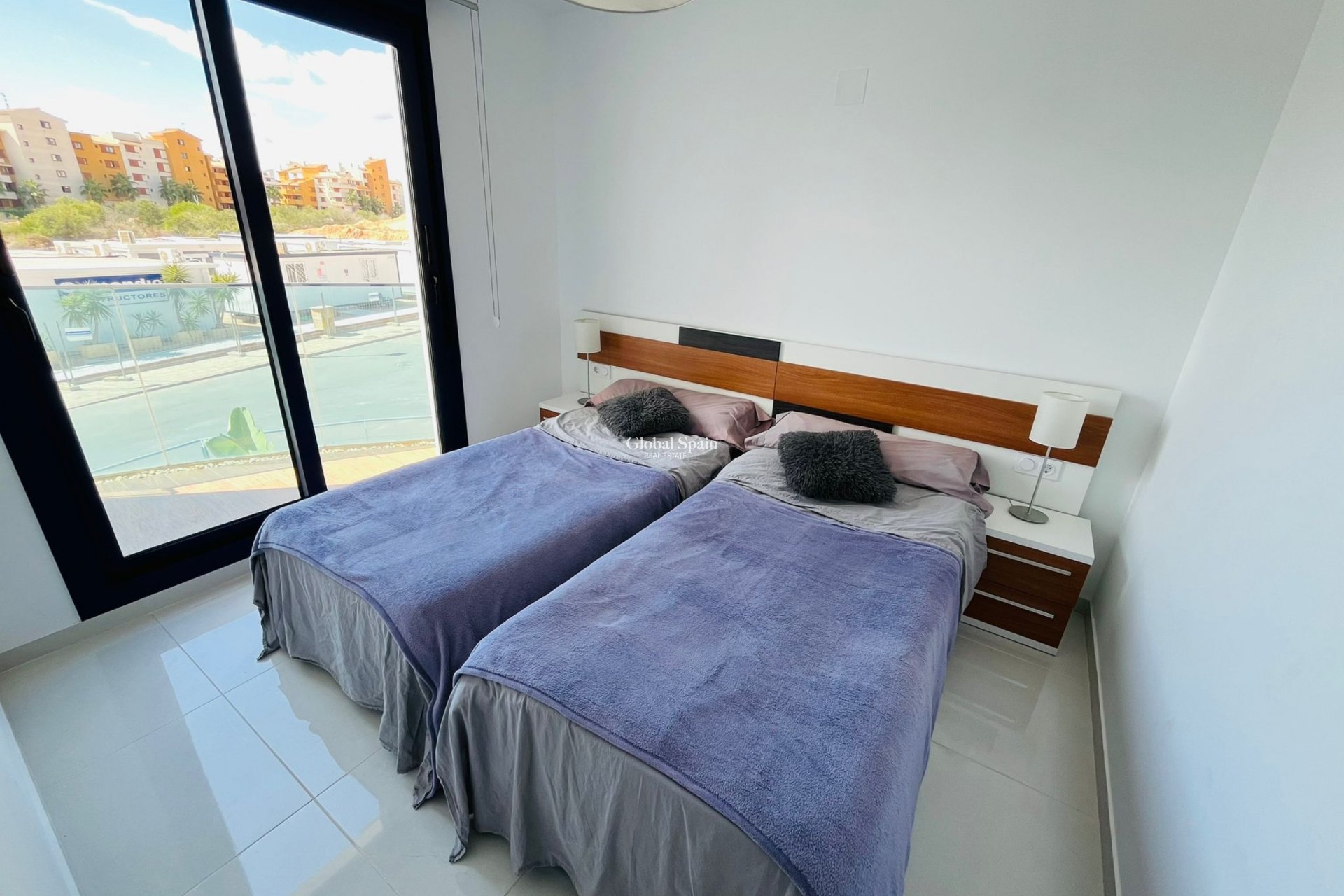 Resale - APARTMENT -
PUNTA PRIMA - Costa Blanca