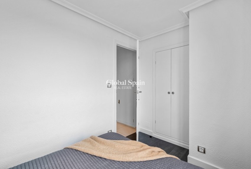 Resale - APARTMENT -
PUNTA PRIMA - Costa Blanca