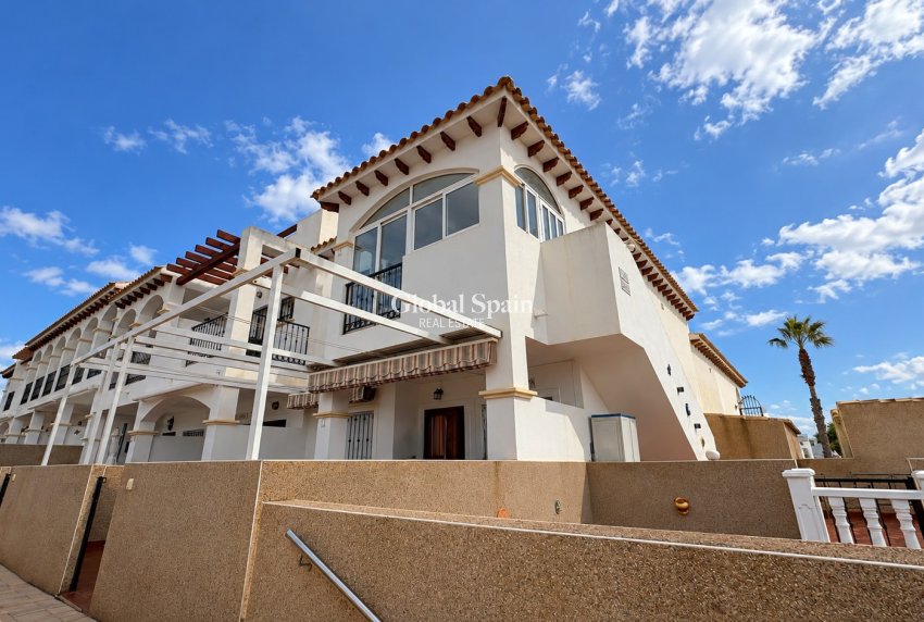 Resale - APARTMENT -
PUNTA PRIMA - Costa Blanca