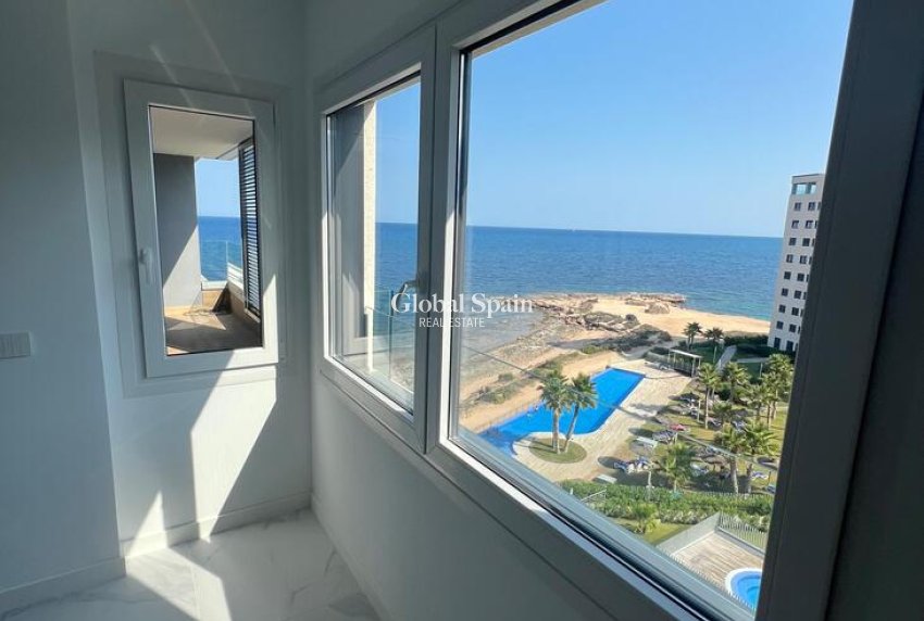Resale - APARTMENT -
PUNTA PRIMA - Orihuela Costa