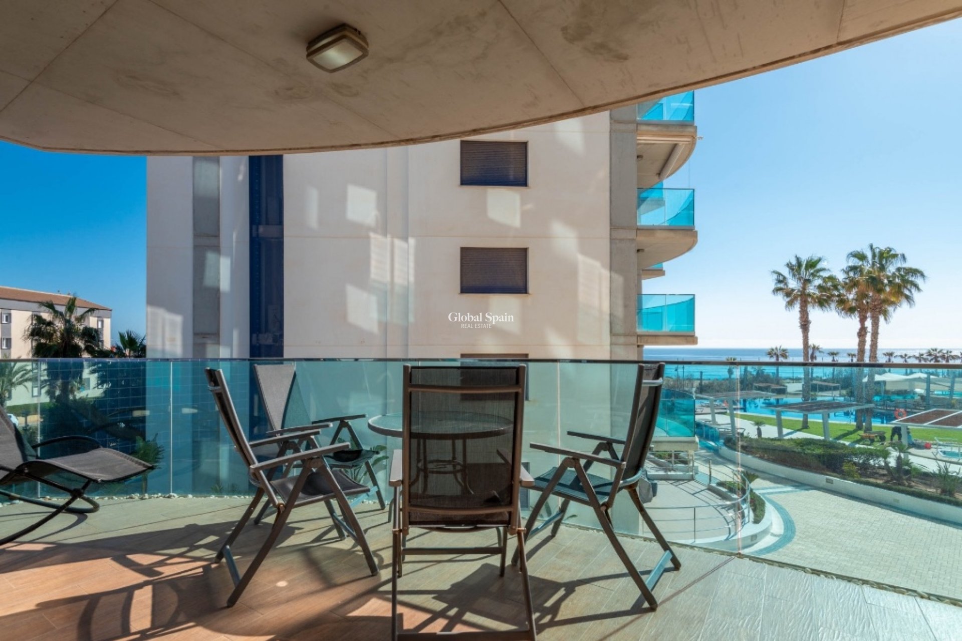 Resale - Apartment -
PUNTA PRIMA