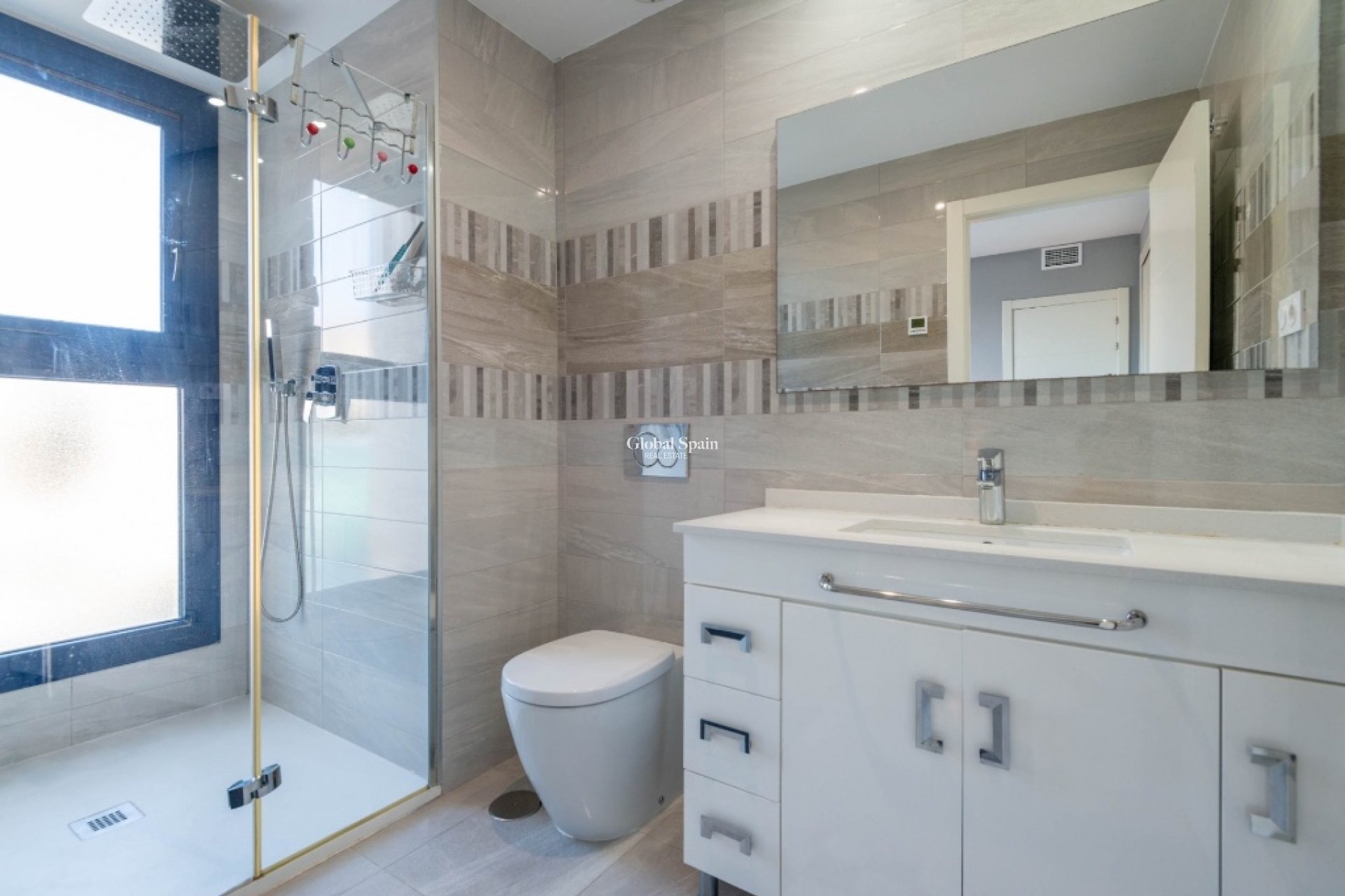 Resale - Apartment -
PUNTA PRIMA