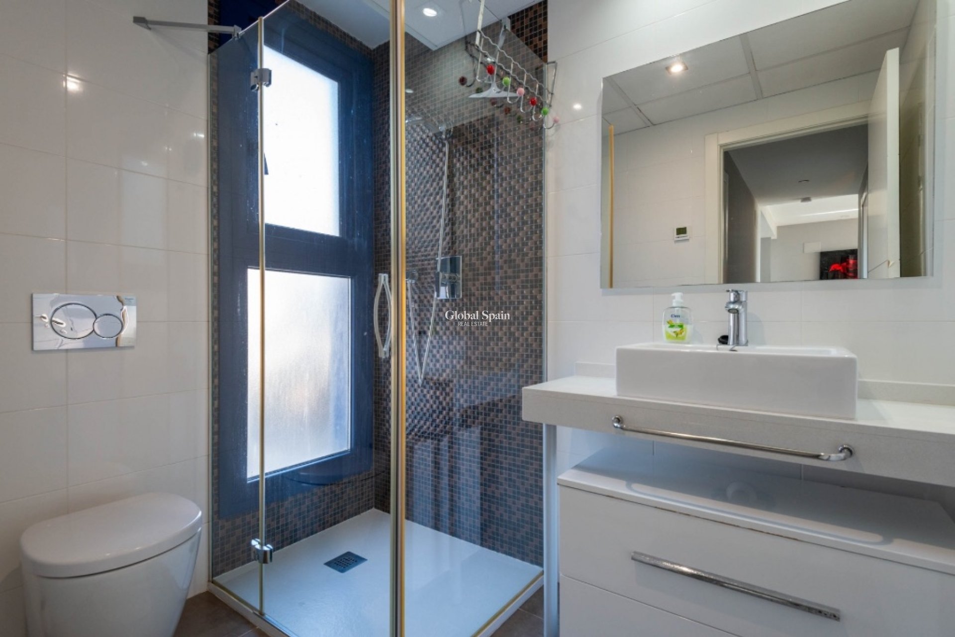 Resale - Apartment -
PUNTA PRIMA