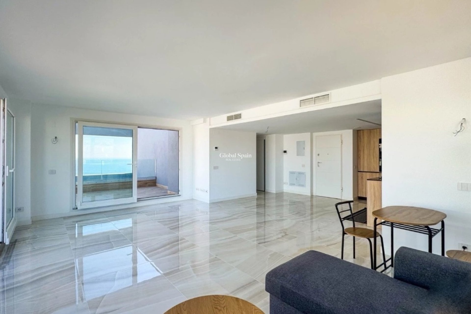 Resale - Apartment -
PUNTA PRIMA