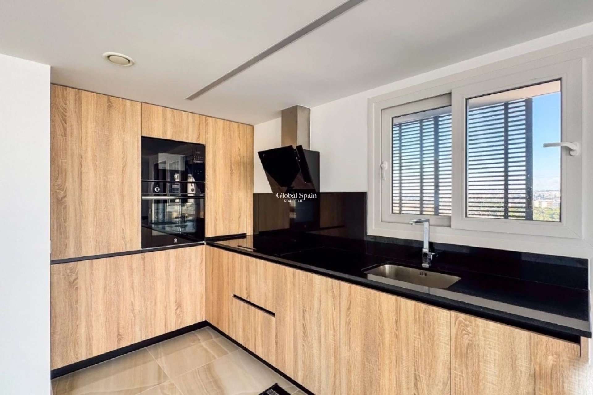 Resale - Apartment -
PUNTA PRIMA