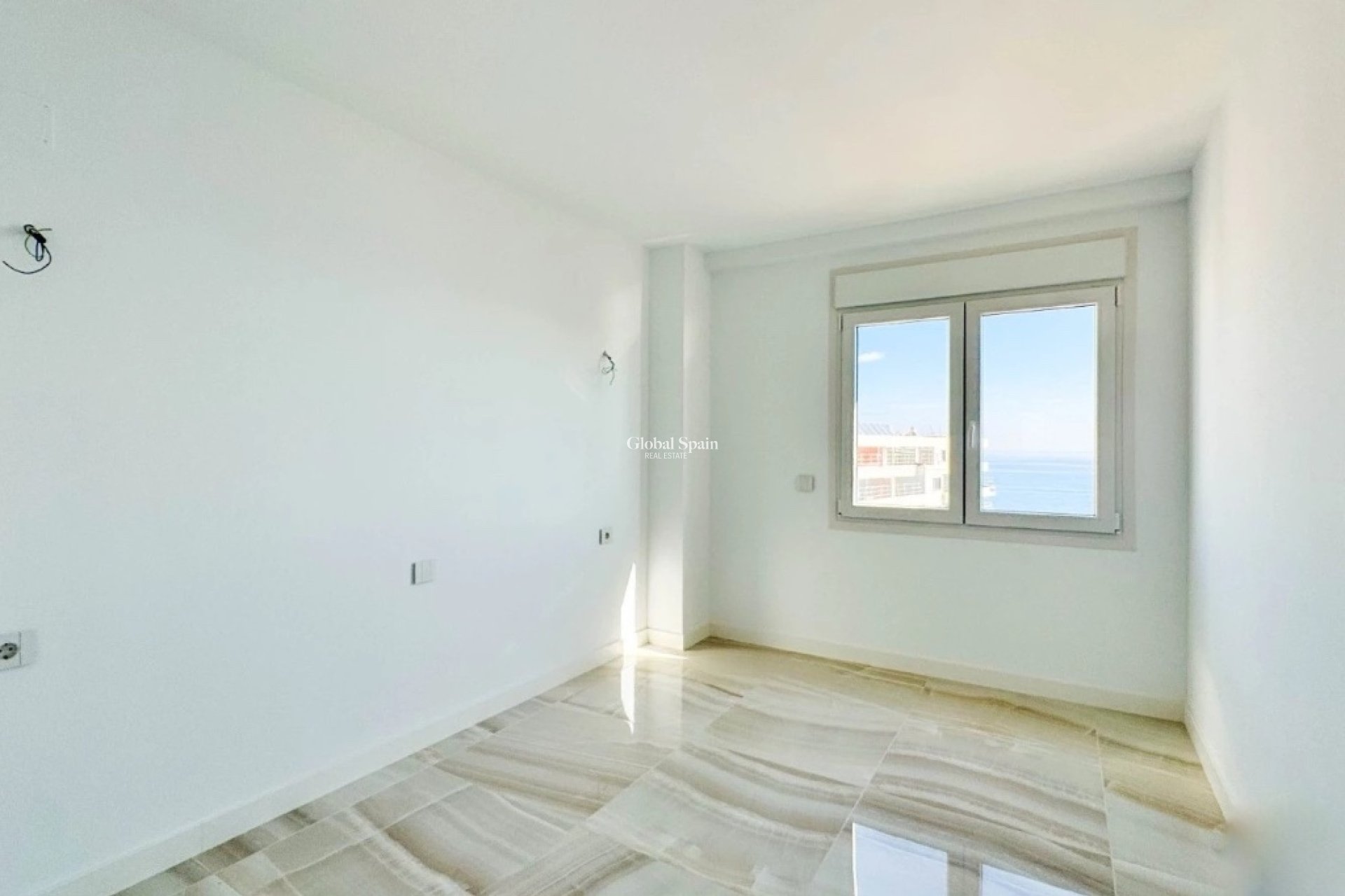 Resale - Apartment -
PUNTA PRIMA