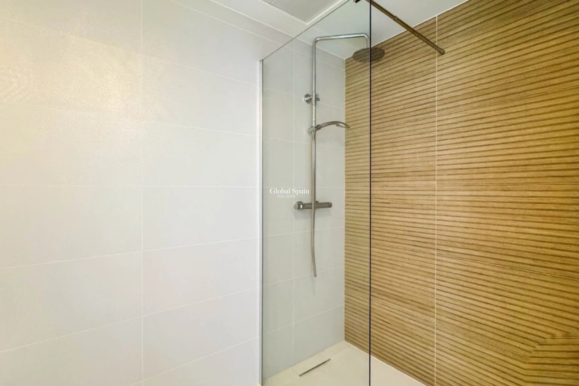 Resale - Apartment -
PUNTA PRIMA