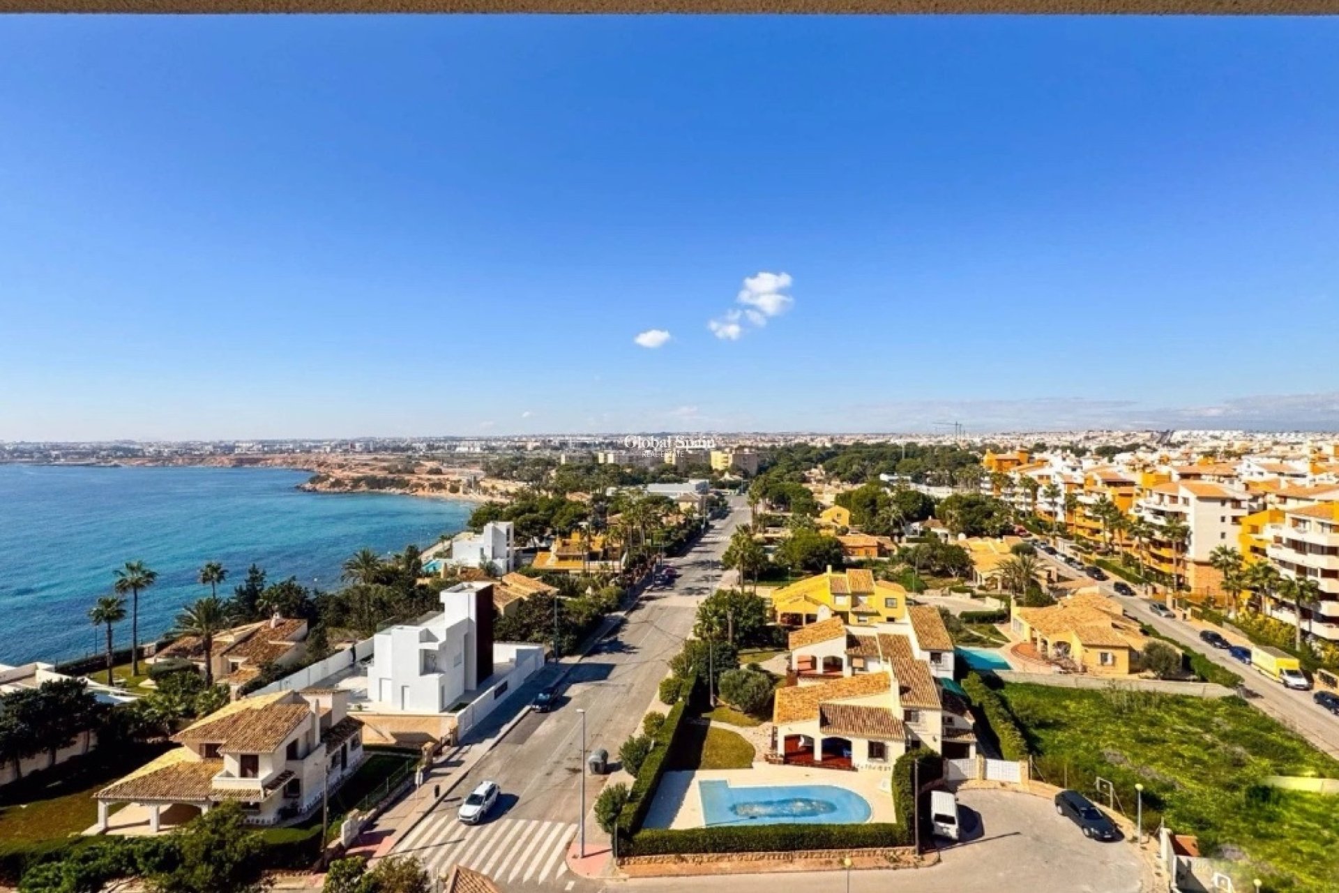 Resale - Apartment -
PUNTA PRIMA
