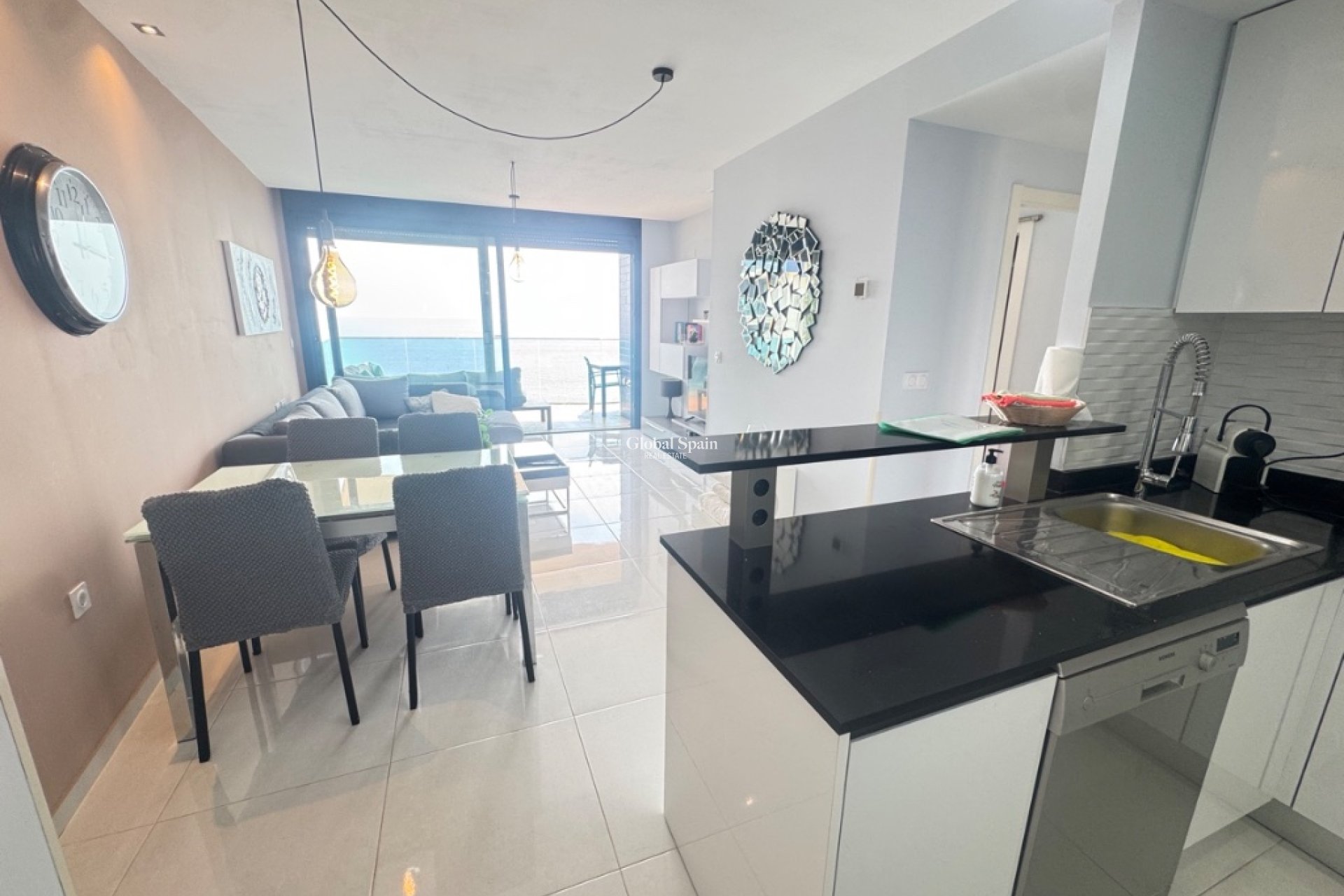 Resale - Apartment -
PUNTA PRIMA