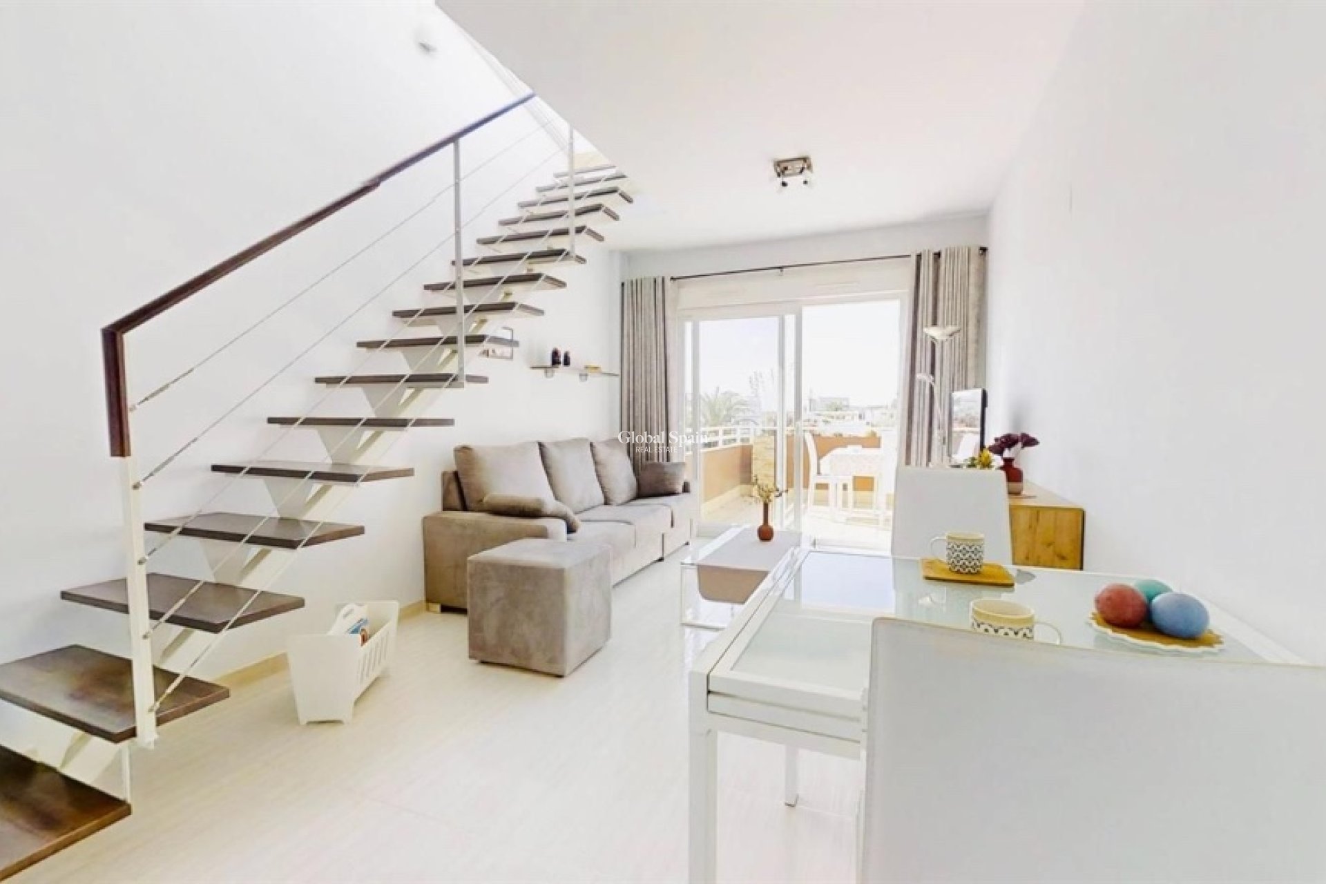 Resale - Apartment -
PUNTA PRIMA