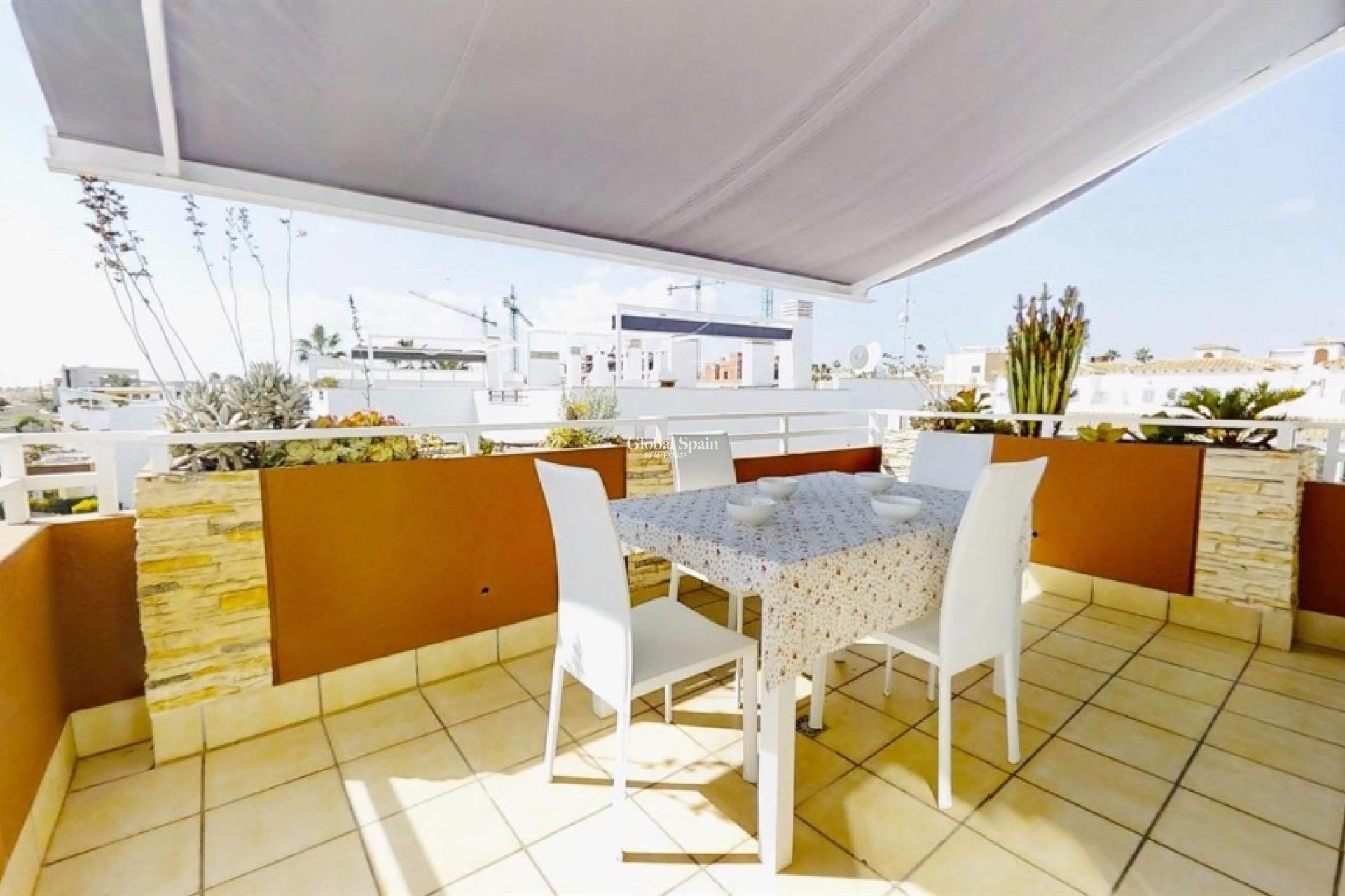 Resale - Apartment -
PUNTA PRIMA