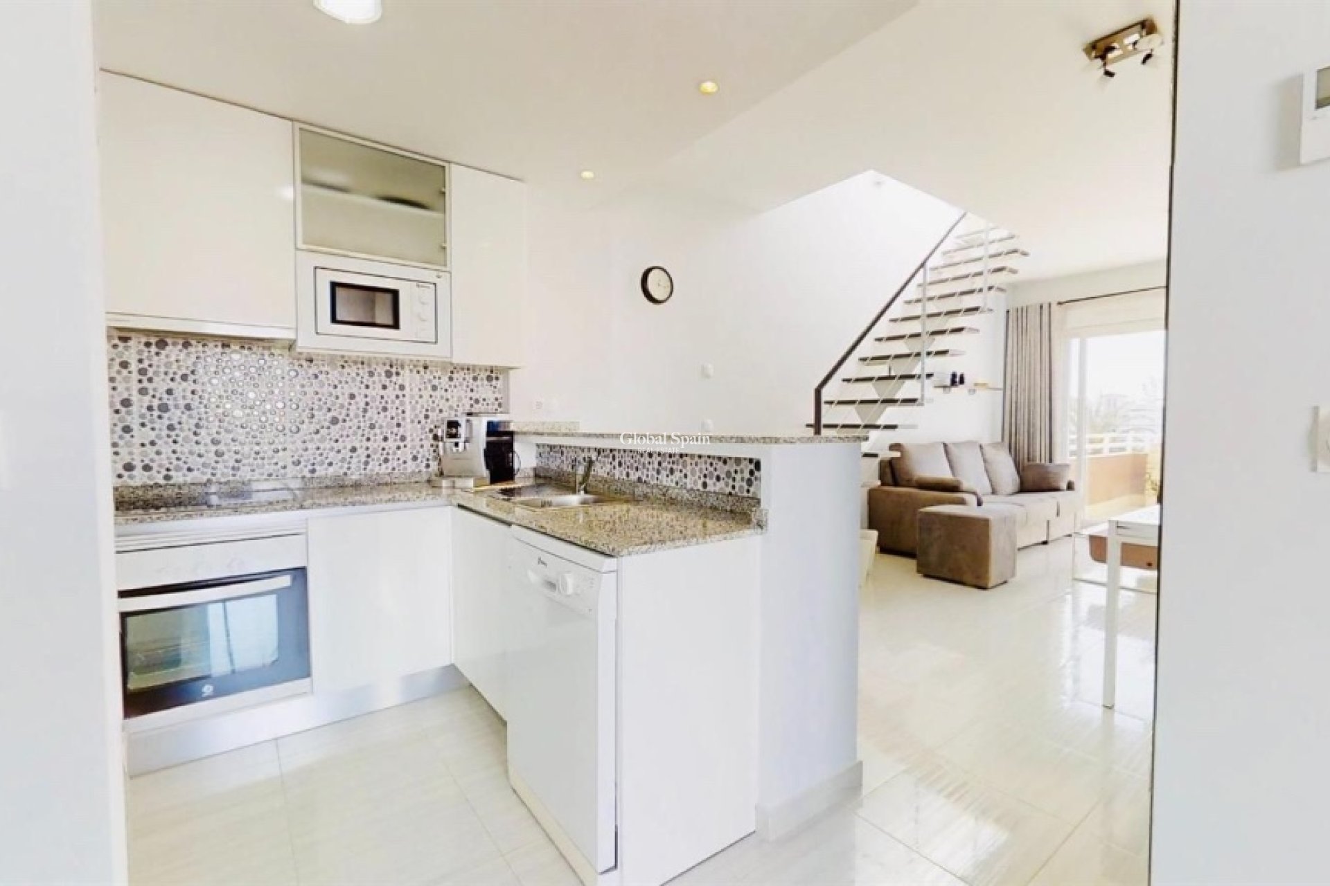 Resale - Apartment -
PUNTA PRIMA