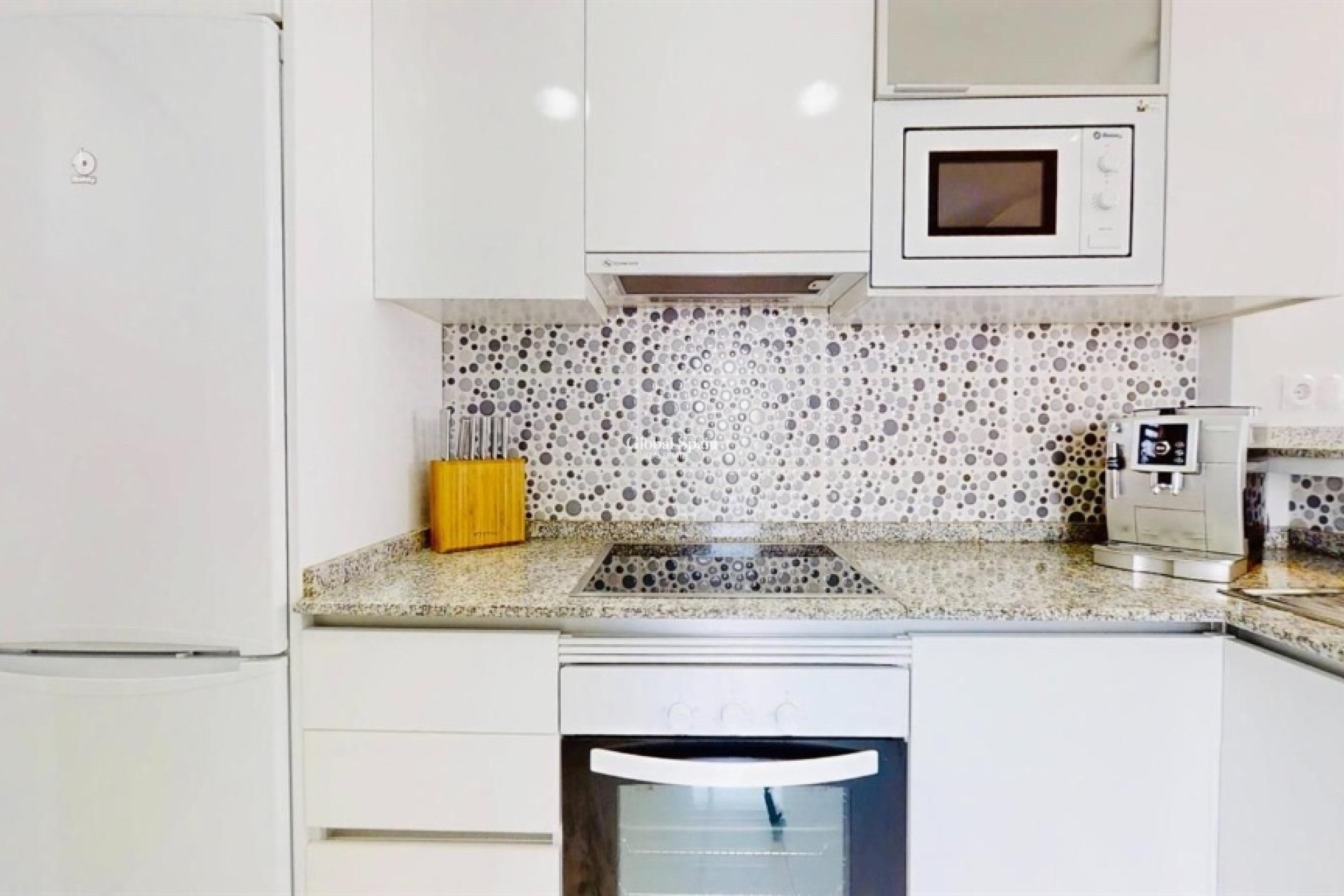 Resale - Apartment -
PUNTA PRIMA