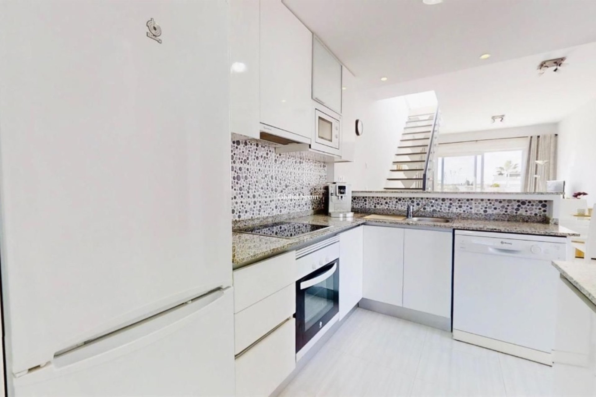 Resale - Apartment -
PUNTA PRIMA