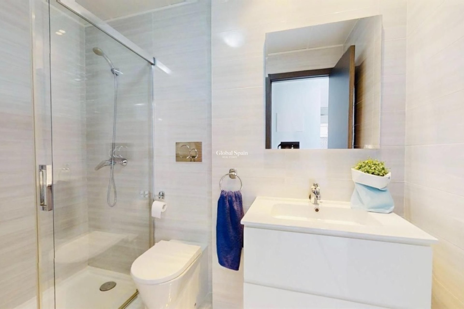 Resale - Apartment -
PUNTA PRIMA