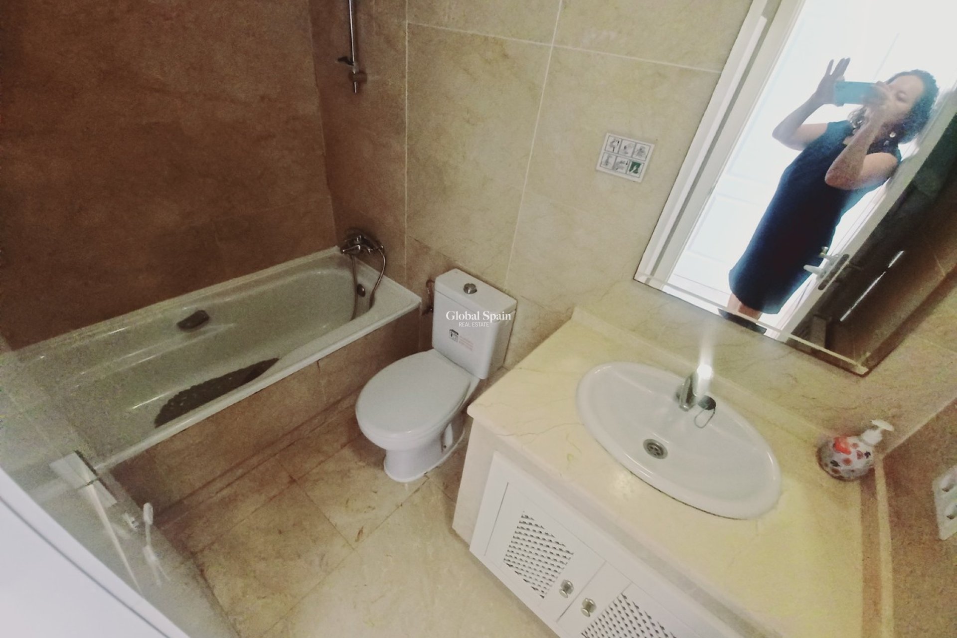 Resale - APARTMENT -
RODA - Inland