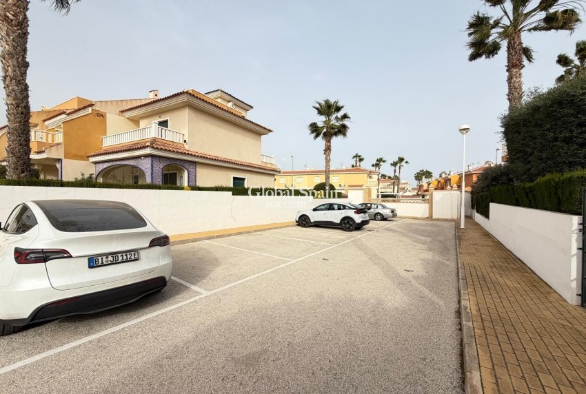 Resale - APARTMENT -
ROJALES - Doña Pepa