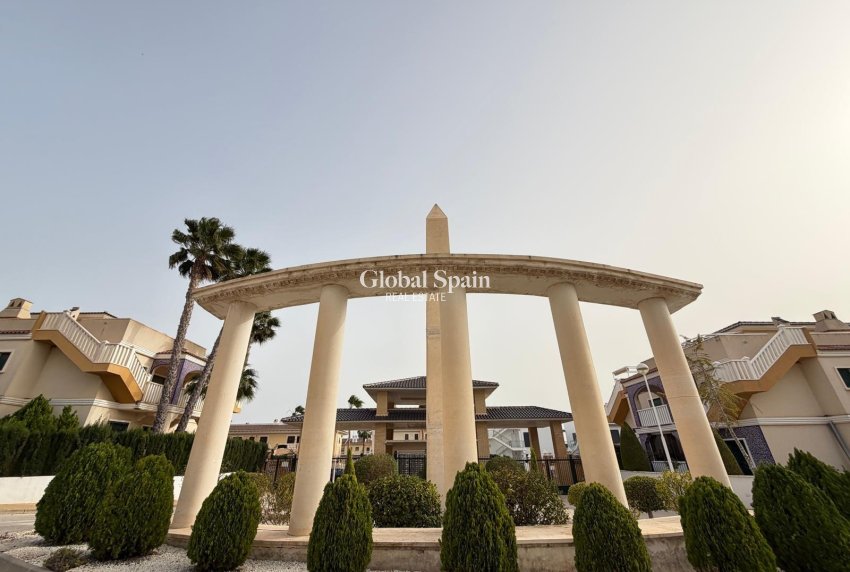 Resale - APARTMENT -
ROJALES - Doña Pepa