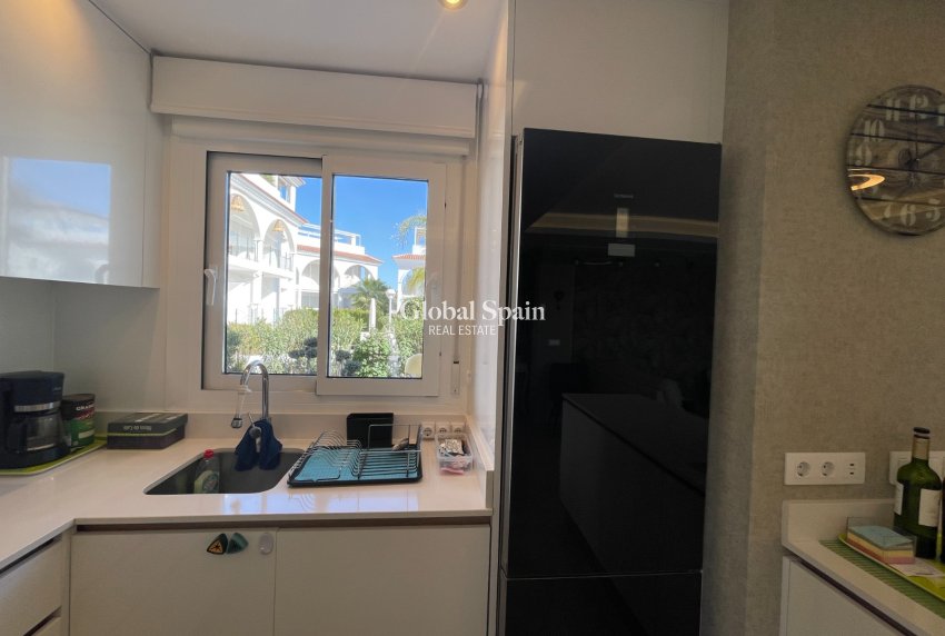 Resale - APARTMENT -
ROJALES - Inland