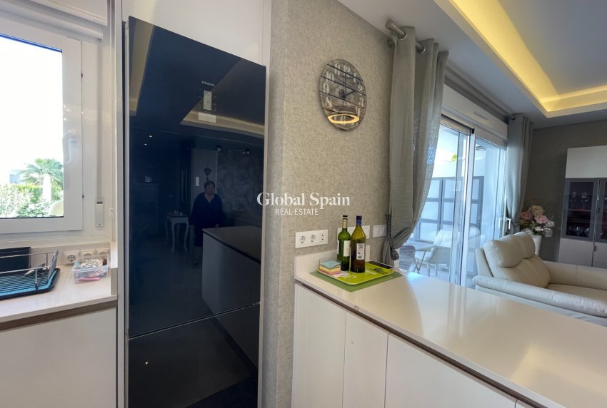 Resale - APARTMENT -
ROJALES - Inland