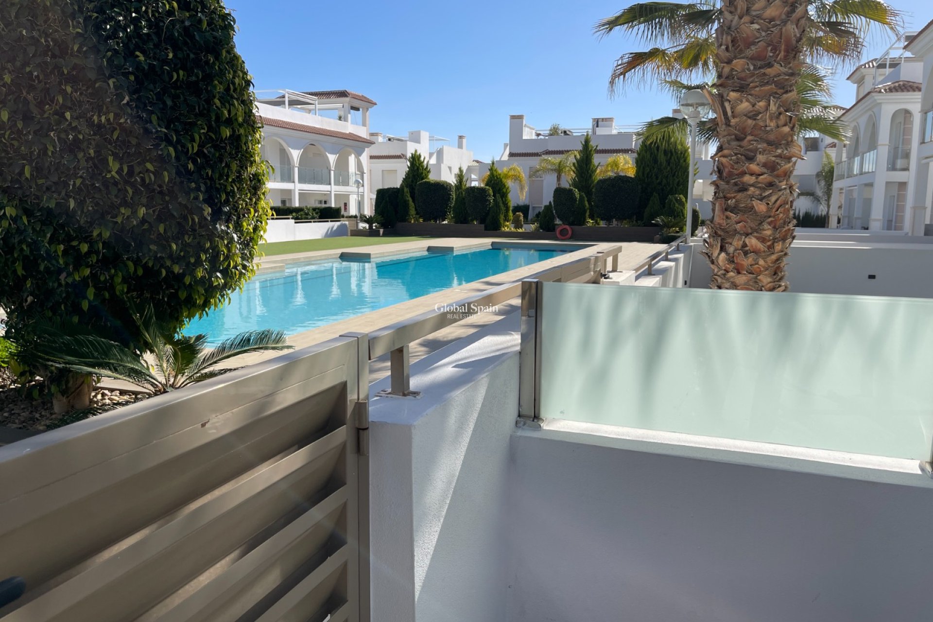 Resale - APARTMENT -
ROJALES - Inland