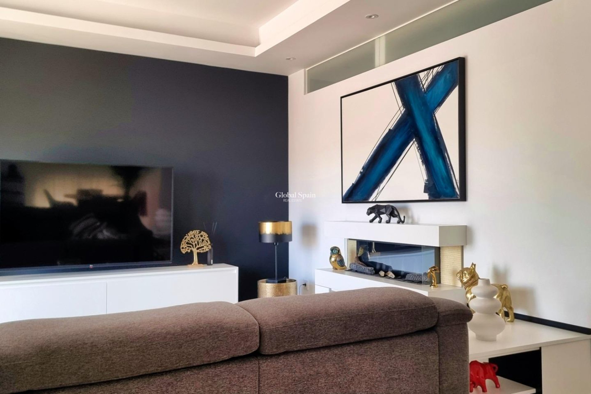 Resale - APARTMENT -
ROJALES - Inland