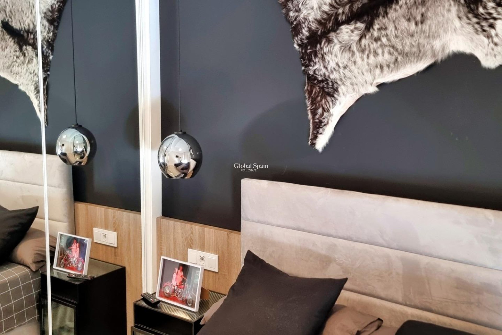 Resale - APARTMENT -
ROJALES - Inland
