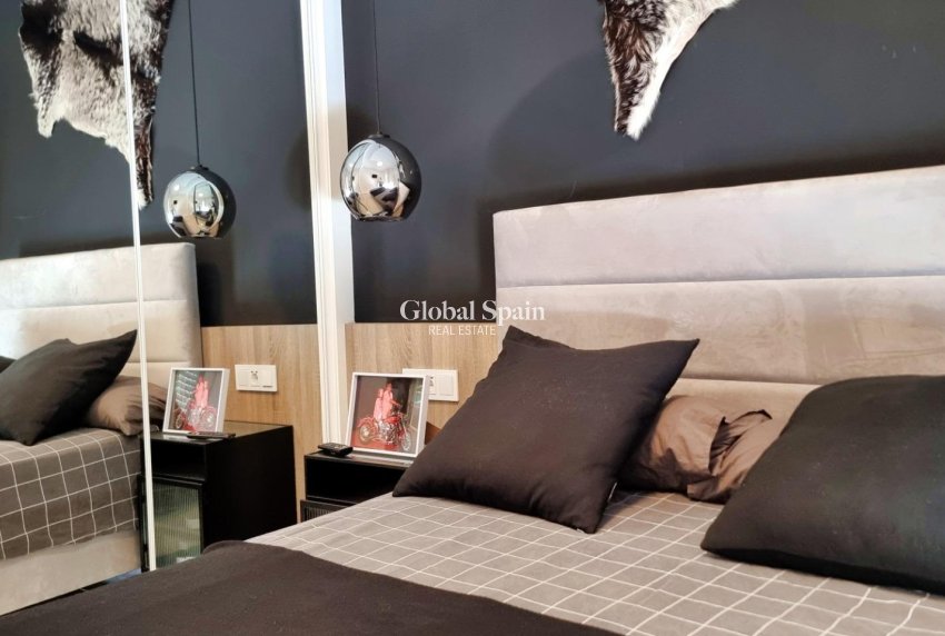 Resale - APARTMENT -
ROJALES - Inland