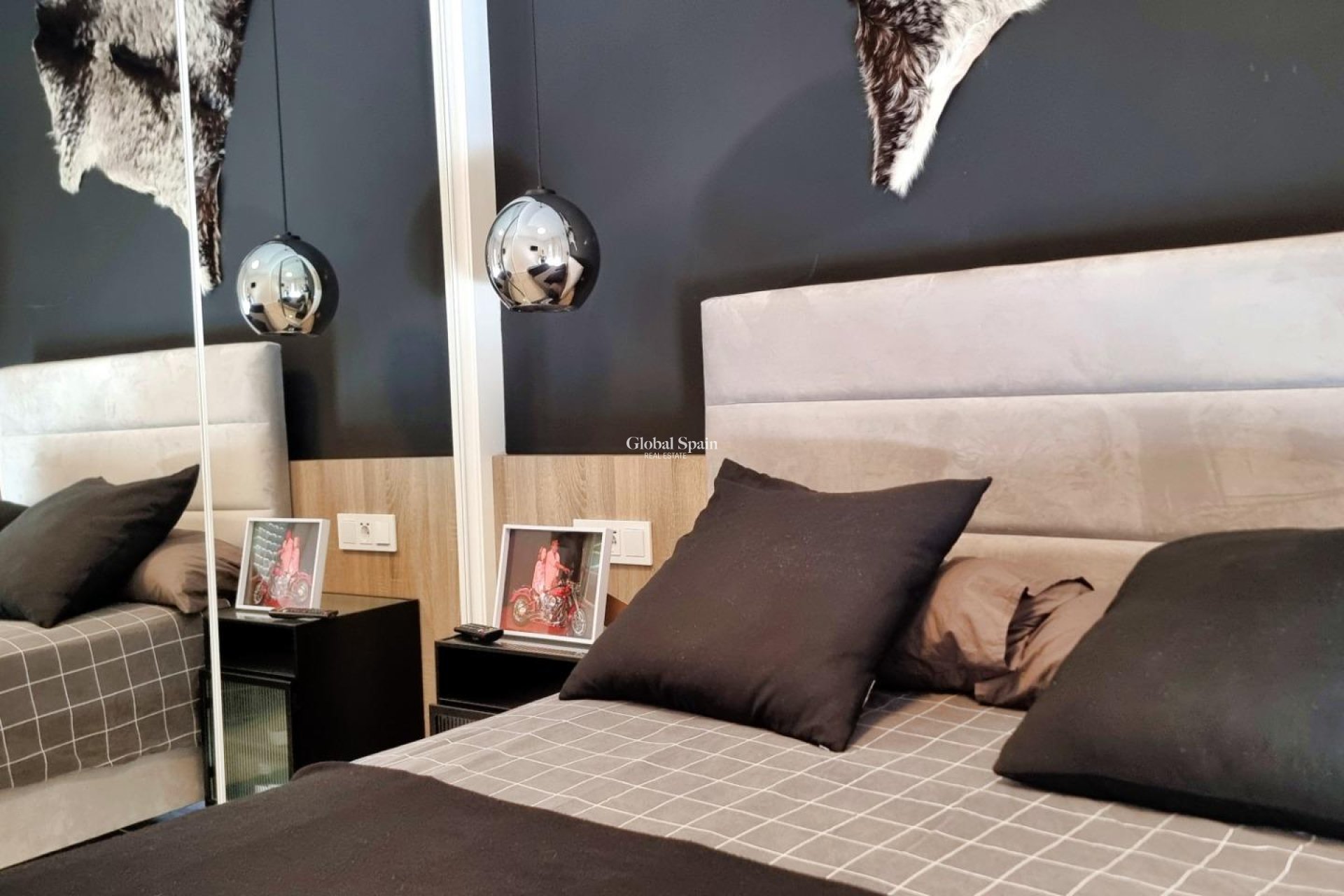 Resale - APARTMENT -
ROJALES - Inland