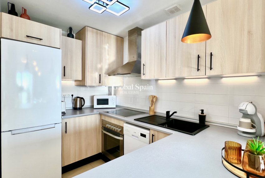 Resale - APARTMENT -
ROLDÁN - Inland