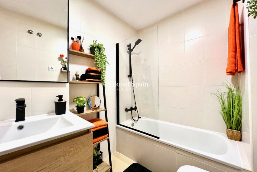 Resale - APARTMENT -
ROLDÁN - Inland