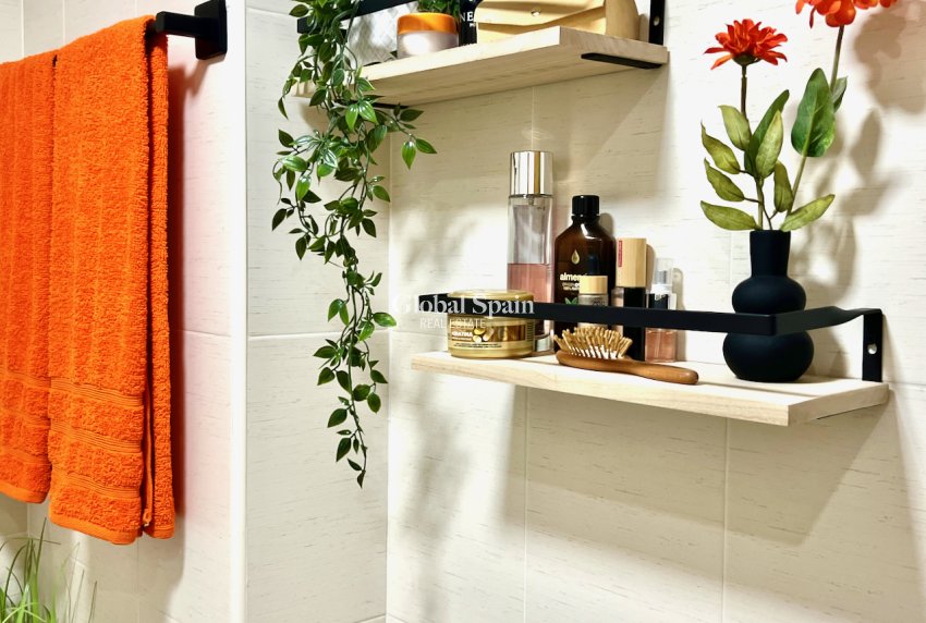 Resale - APARTMENT -
ROLDÁN - Inland