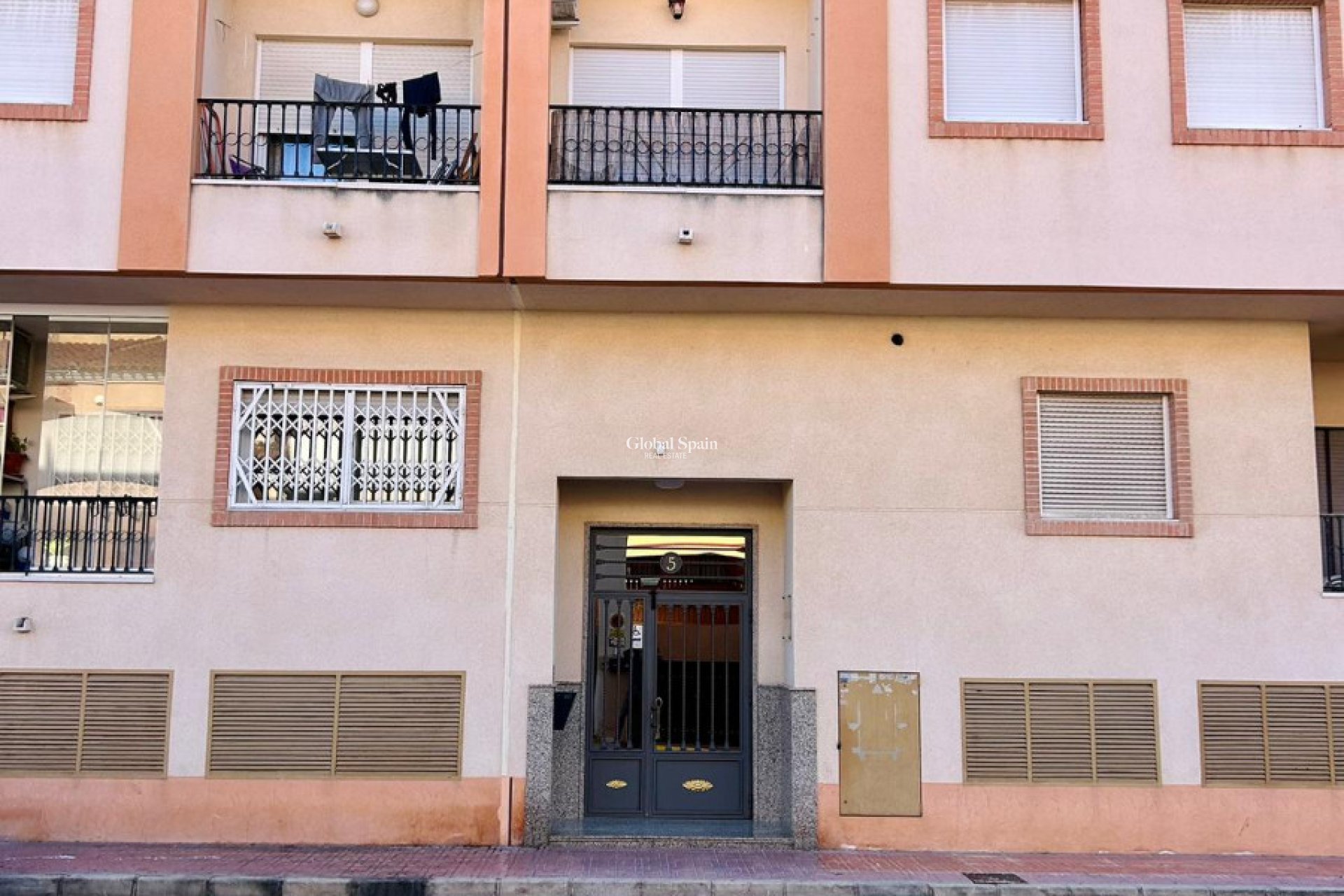 Resale - APARTMENT -
San Isidro - Inland