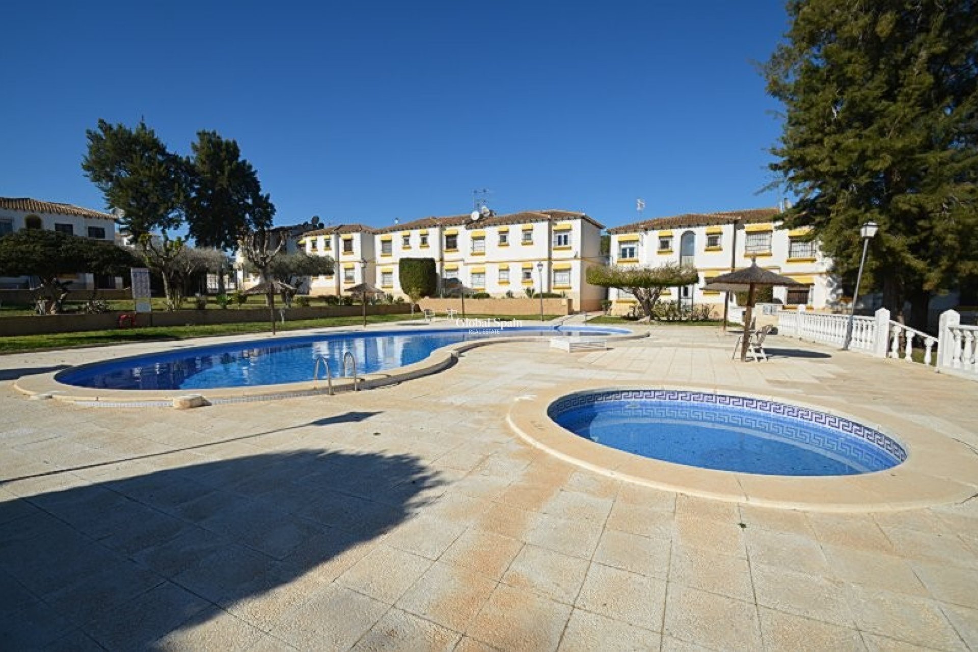 Resale - APARTMENT -
SAN MIGUEL DE SALINAS - Costa Blanca