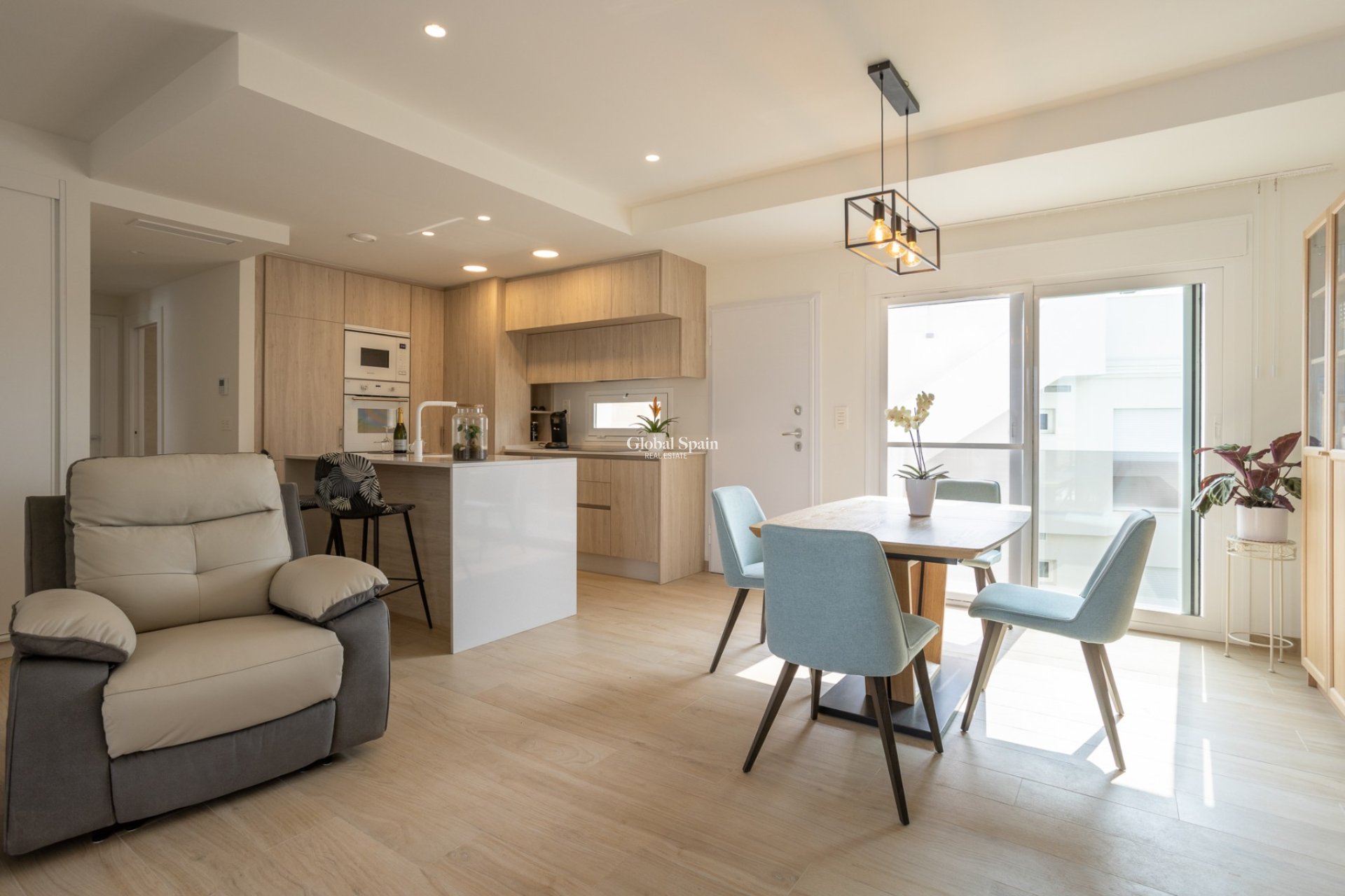 Resale - APARTMENT -
SAN MIGUEL DE SALINAS - Inland