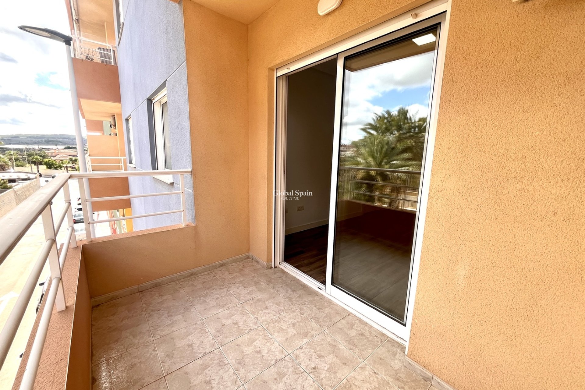 Resale - APARTMENT -
SAN MIGUEL DE SALINAS - Inland