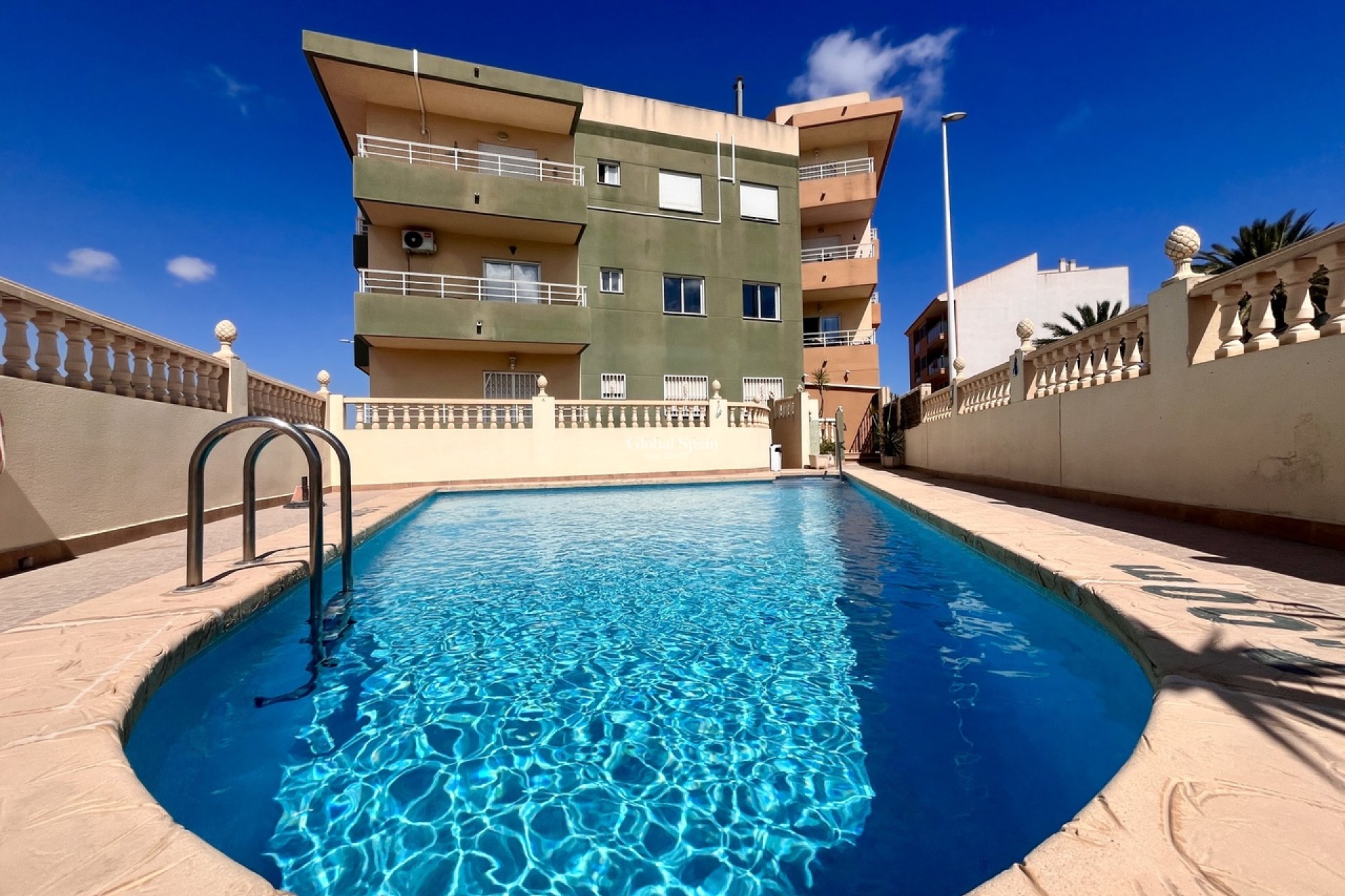Resale - APARTMENT -
SAN MIGUEL DE SALINAS - Inland